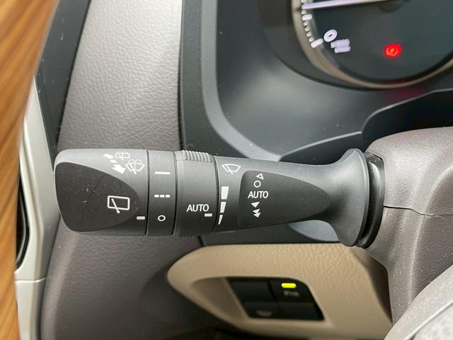 ランドクルーザープラド ＴＸ　Ｌパッケージ　純正９インチナビ　フルセグ　バックモニター　サンルーフ　ベージュレザーシート　シートヒーター　パワーシート　プリクラッシュ　レーダークルーズ　パーキングサポートブレーキ　ブラックルーフレール（29枚目）
