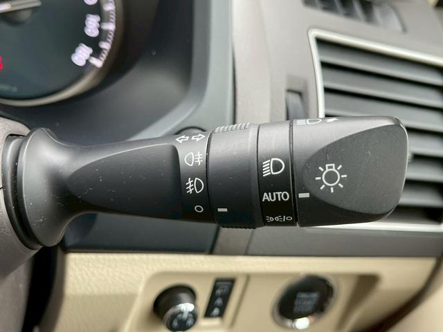 ランドクルーザープラド ＴＸ　Ｌパッケージ　純正９インチナビ　フルセグ　バックモニター　サンルーフ　ベージュレザーシート　シートヒーター　パワーシート　プリクラッシュ　レーダークルーズ　パーキングサポートブレーキ　ブラックルーフレール（30枚目）