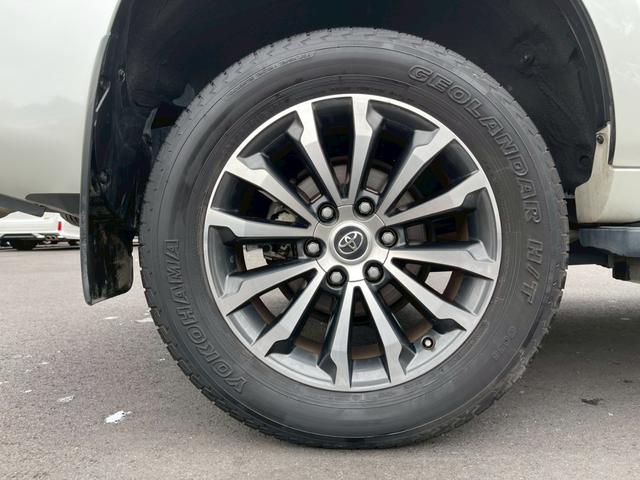 ランドクルーザープラド ＴＸ　Ｌパッケージ　純正９インチナビ　フルセグ　バックモニター　サンルーフ　ベージュレザーシート　シートヒーター　パワーシート　プリクラッシュ　レーダークルーズ　パーキングサポートブレーキ　ブラックルーフレール（37枚目）