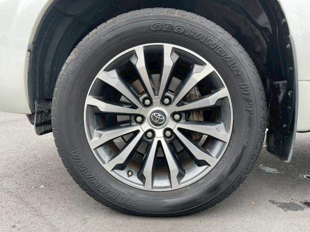 ランドクルーザープラド ＴＸ　Ｌパッケージ　純正９インチナビ　フルセグ　バックモニター　サンルーフ　ベージュレザーシート　シートヒーター　パワーシート　プリクラッシュ　レーダークルーズ　パーキングサポートブレーキ　ブラックルーフレール（38枚目）