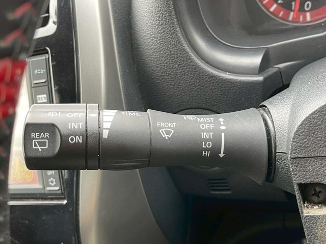 マーチ ニスモ　Ｓ　純正ナビ　フルセグ　バックモニター　ＬＥＤヘッドライト　専用チューニングコンピューター　専用スポーツシート　インテリキー　プッシュスタート（22枚目）