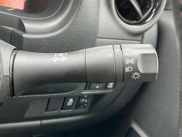 マーチ ニスモ　Ｓ　純正ナビ　フルセグ　バックモニター　ＬＥＤヘッドライト　専用チューニングコンピューター　専用スポーツシート　インテリキー　プッシュスタート（23枚目）