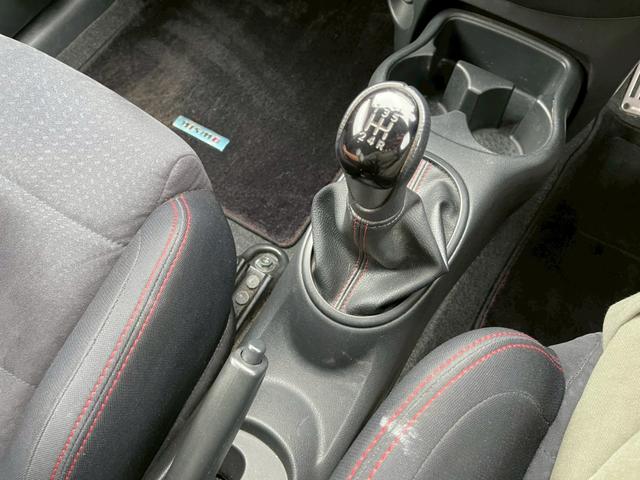 マーチ ニスモ　Ｓ　純正ナビ　フルセグ　バックモニター　ＬＥＤヘッドライト　専用チューニングコンピューター　専用スポーツシート　インテリキー　プッシュスタート（24枚目）