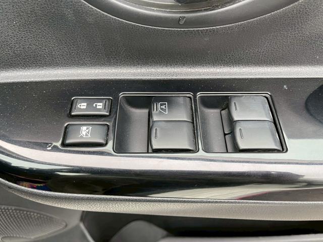 マーチ ニスモ　Ｓ　純正ナビ　フルセグ　バックモニター　ＬＥＤヘッドライト　専用チューニングコンピューター　専用スポーツシート　インテリキー　プッシュスタート（29枚目）