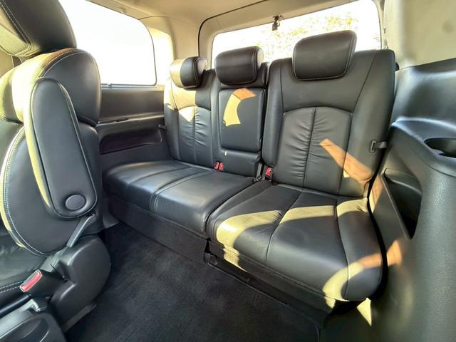 エルグランド ＶＩＰ　メーカーナビ　フルセグ　全周囲モニター　両側パワスラ　後席モニター　サンルーフ　黒革シート　パワーシート　シートヒーター　オートサイドステップ　パワーバックドア　インテリキー　プッシュスタート（15枚目）