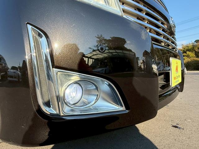 エルグランド ＶＩＰ　メーカーナビ　フルセグ　全周囲モニター　両側パワスラ　後席モニター　サンルーフ　黒革シート　パワーシート　シートヒーター　オートサイドステップ　パワーバックドア　インテリキー　プッシュスタート（38枚目）