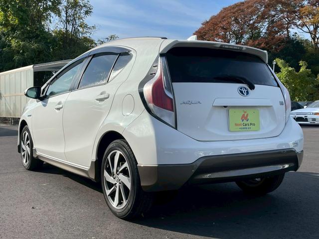 アクア Ｘ－アーバン　純正ナビ　フルセグ　バックモニター　ハーフレザーシート　スマートキー　プッシュスタート　ＥＴＣ　純正アルミ（4枚目）