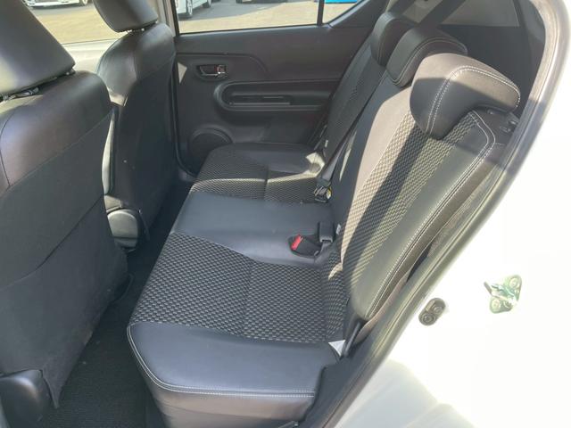 アクア Ｘ－アーバン　純正ナビ　フルセグ　バックモニター　ハーフレザーシート　スマートキー　プッシュスタート　ＥＴＣ　純正アルミ（13枚目）