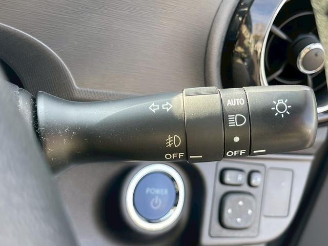 アクア Ｘ－アーバン　純正ナビ　フルセグ　バックモニター　ハーフレザーシート　スマートキー　プッシュスタート　ＥＴＣ　純正アルミ（27枚目）