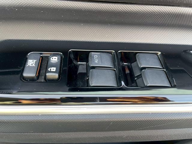 アクア Ｘ－アーバン　純正ナビ　フルセグ　バックモニター　ハーフレザーシート　スマートキー　プッシュスタート　ＥＴＣ　純正アルミ（29枚目）