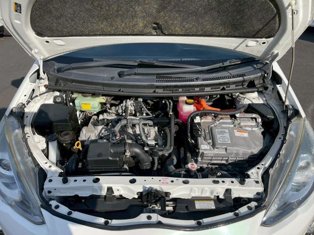 アクア Ｘ－アーバン　純正ナビ　フルセグ　バックモニター　ハーフレザーシート　スマートキー　プッシュスタート　ＥＴＣ　純正アルミ（31枚目）