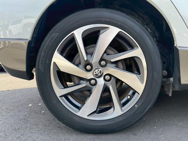 アクア Ｘ－アーバン　純正ナビ　フルセグ　バックモニター　ハーフレザーシート　スマートキー　プッシュスタート　ＥＴＣ　純正アルミ（33枚目）