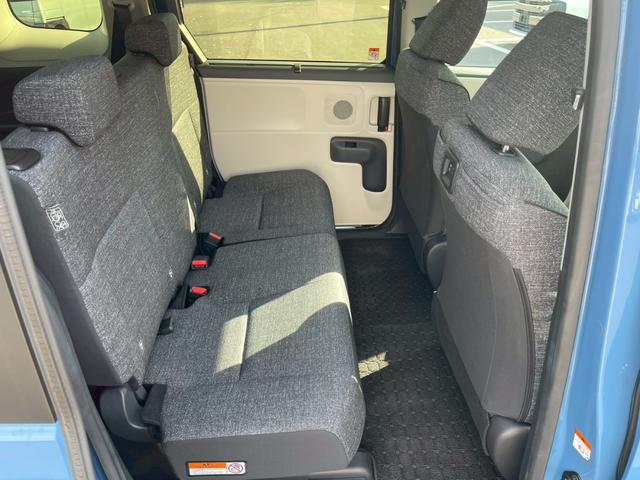 シエンタ ハイブリッドＺ　メーカーナビ　フルセグ　全周囲モニター　両側パワスラ　プリクラッシュ　レーダークルーズ　ブラインドスポット　パーキングサポートブレーキ　ＬＥＤライト　シートヒーター　ステアリングヒーター　ワンオーナー（11枚目）