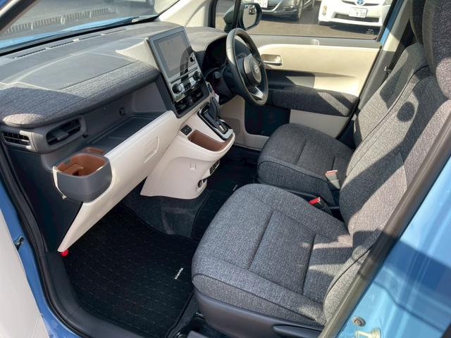 シエンタ ハイブリッドＺ　メーカーナビ　フルセグ　全周囲モニター　両側パワスラ　プリクラッシュ　レーダークルーズ　ブラインドスポット　パーキングサポートブレーキ　ＬＥＤライト　シートヒーター　ステアリングヒーター　ワンオーナー（12枚目）