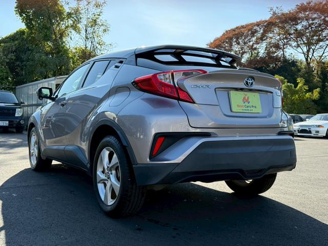 Ｃ－ＨＲ Ｓ　純正９インチナビ　フルセグ　バックモニター　プリクラッシュ　レーダークルーズ　車線逸脱　スマートキー　プッシュスタート　ＬＥＤヘッドライト　純正アルミ　ＥＴＣ（4枚目）