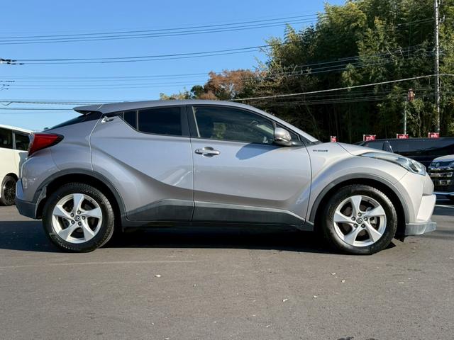 Ｃ－ＨＲ Ｓ　純正９インチナビ　フルセグ　バックモニター　プリクラッシュ　レーダークルーズ　車線逸脱　スマートキー　プッシュスタート　ＬＥＤヘッドライト　純正アルミ　ＥＴＣ（8枚目）