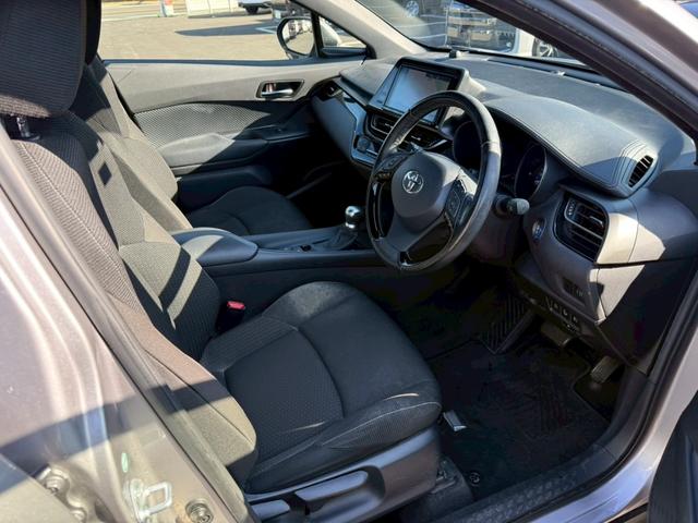 Ｃ－ＨＲ Ｓ　純正９インチナビ　フルセグ　バックモニター　プリクラッシュ　レーダークルーズ　車線逸脱　スマートキー　プッシュスタート　ＬＥＤヘッドライト　純正アルミ　ＥＴＣ（10枚目）