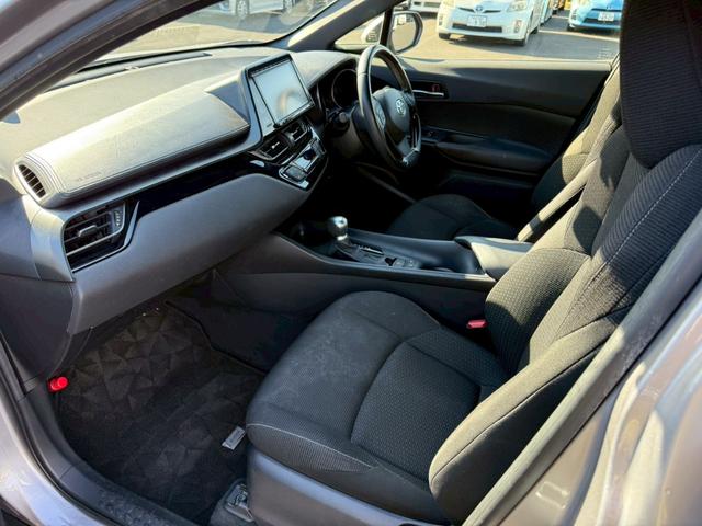 Ｃ－ＨＲ Ｓ　純正９インチナビ　フルセグ　バックモニター　プリクラッシュ　レーダークルーズ　車線逸脱　スマートキー　プッシュスタート　ＬＥＤヘッドライト　純正アルミ　ＥＴＣ（12枚目）