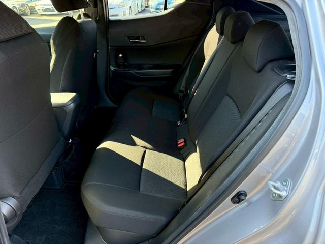 Ｃ－ＨＲ Ｓ　純正９インチナビ　フルセグ　バックモニター　プリクラッシュ　レーダークルーズ　車線逸脱　スマートキー　プッシュスタート　ＬＥＤヘッドライト　純正アルミ　ＥＴＣ（13枚目）