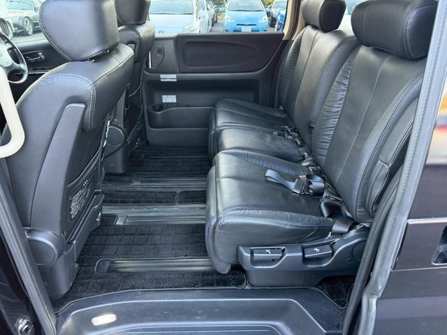 気になるお車がありましたら右の電話番号から直接お店にお問い合わせください。支払方法から車両情報、状態までなんでもご説明させて頂きます。スタッフ一同ご連絡お待ちしております。