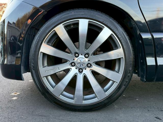 気になるお車がありましたら右の電話番号から直接お店にお問い合わせください。支払方法から車両情報、状態までなんでもご説明させて頂きます。スタッフ一同ご連絡お待ちしております。