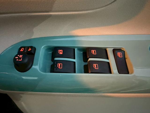 ムーヴキャンバス Ｇホワイトアクセントリミテッド　ＳＡＩＩＩ　純正ナビ　フルセグ　全周囲モニター　両側パワースライドドア　衝突回避支援ブレーキ　車線逸脱　前後方誤発進抑制　ＬＥＤヘッドライト　シートカバー　スマートキー　プッシュスタート　ワンオーナー（24枚目）