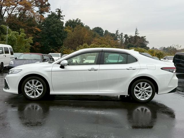 カムリ Ｇ　純正ナビ　全周囲モニター　プリクラッシュ　レーダークルーズ　車線逸脱　標識認識　ブラインドスポットモニター　インテリジェントクリアランスソナー　ＬＥＤヘッドライト　パワーシート　スマートキー（7枚目）