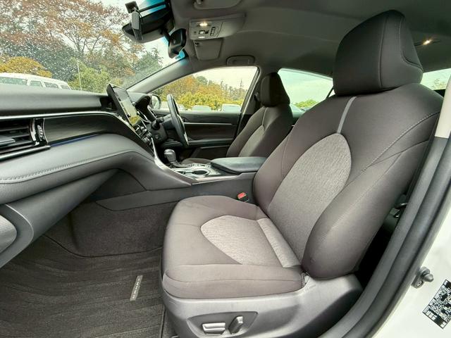 カムリ Ｇ　純正ナビ　全周囲モニター　プリクラッシュ　レーダークルーズ　車線逸脱　標識認識　ブラインドスポットモニター　インテリジェントクリアランスソナー　ＬＥＤヘッドライト　パワーシート　スマートキー（12枚目）