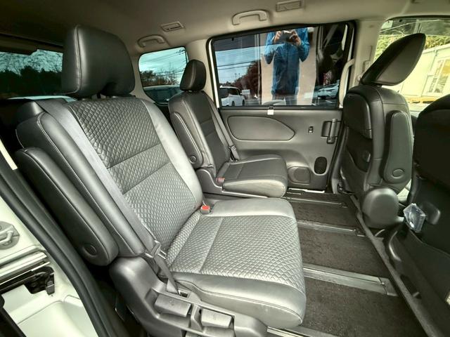 セレナ ｅ－パワー　ハイウェイスターＶ　両側パワスラ　プロパイロット　エマブレ　純正ナビ　フルセグ　全周囲Ｍ　インテリジェントパーキングアシスト　クルーズコントロール　ＬＥＤヘッドライト　後席モニター　電動パーキングブレーキ　オートホールド（11枚目）