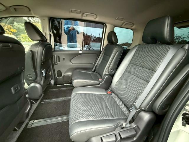 セレナ ｅ－パワー　ハイウェイスターＶ　両側パワスラ　プロパイロット　エマブレ　純正ナビ　フルセグ　全周囲Ｍ　インテリジェントパーキングアシスト　クルーズコントロール　ＬＥＤヘッドライト　後席モニター　電動パーキングブレーキ　オートホールド（14枚目）