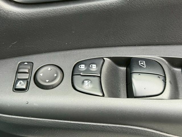 セレナ ｅ－パワー　ハイウェイスターＶ　両側パワスラ　プロパイロット　エマブレ　純正ナビ　フルセグ　全周囲Ｍ　インテリジェントパーキングアシスト　クルーズコントロール　ＬＥＤヘッドライト　後席モニター　電動パーキングブレーキ　オートホールド（29枚目）