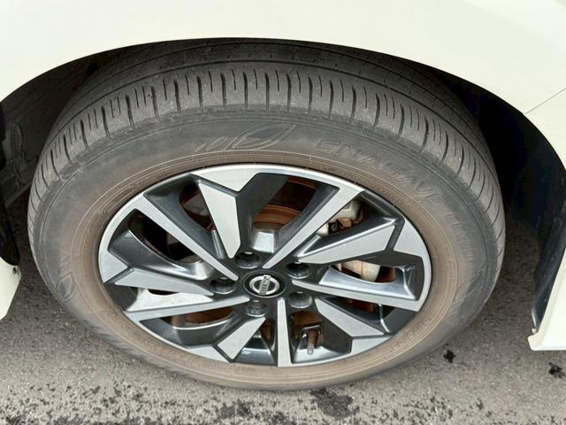 セレナ ｅ－パワー　ハイウェイスターＶ　両側パワスラ　プロパイロット　エマブレ　純正ナビ　フルセグ　全周囲Ｍ　インテリジェントパーキングアシスト　クルーズコントロール　ＬＥＤヘッドライト　後席モニター　電動パーキングブレーキ　オートホールド（39枚目）