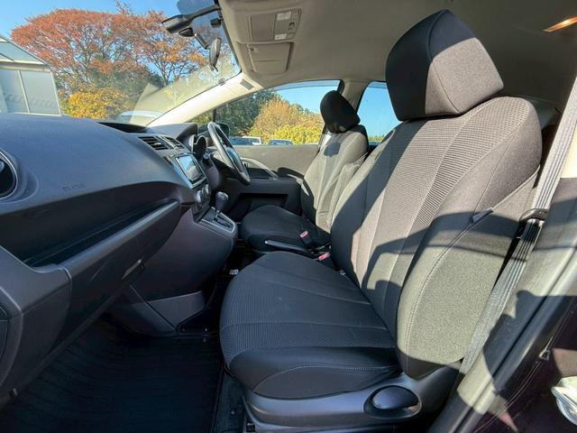 プレマシー ２０Ｓ－スカイアクティブ　パワースライドドア　社外ナビ　スマートキー　純正アルミ　ＨＩＤヘッドライト（13枚目）