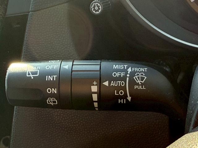 プレマシー ２０Ｓ－スカイアクティブ　パワースライドドア　社外ナビ　スマートキー　純正アルミ　ＨＩＤヘッドライト（21枚目）