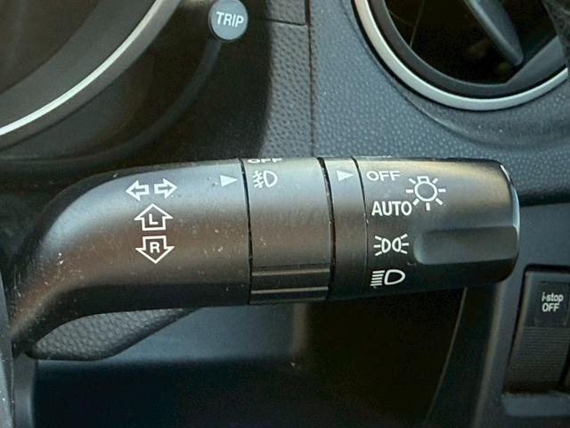 プレマシー ２０Ｓ－スカイアクティブ　パワースライドドア　社外ナビ　スマートキー　純正アルミ　ＨＩＤヘッドライト（22枚目）