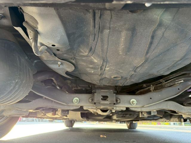 プレマシー ２０Ｓ－スカイアクティブ　パワースライドドア　社外ナビ　スマートキー　純正アルミ　ＨＩＤヘッドライト（29枚目）