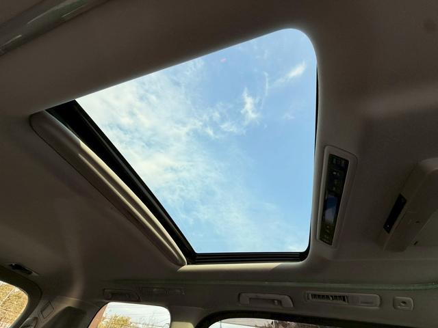 アルファード ２．５Ｓ　Ａパッケージ　両側パワースライドドア　純正ナビ　フルセグ　バックモニター　後席モニター　ＬＥＤヘッドライト　クルーズコントロール　クリアランスソナー　スマートキー　サンルーフ　ワンオーナー（22枚目）