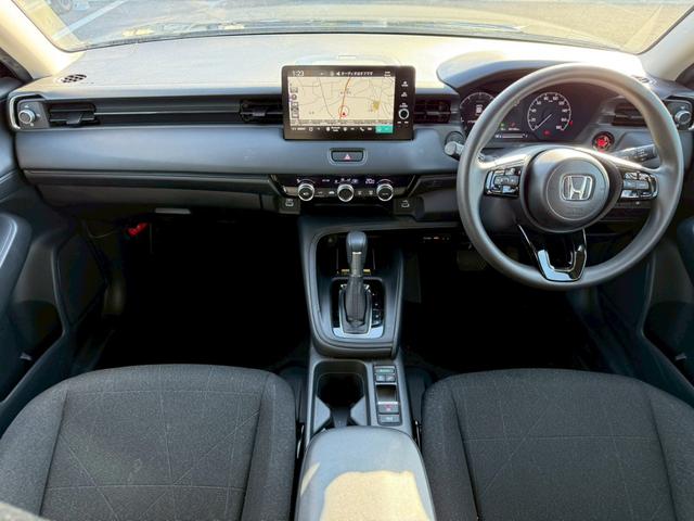 ヴェゼル Ｇ　純正９インチナビ　フルセグ　バックモニター　衝突軽減ブレーキ　前後方誤発進抑制　全車速追従クルーズコントロール　ＥＴＣ２．０　ワイヤレス充電　ＬＥＤヘッドライト（9枚目）