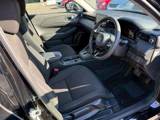 ヴェゼル Ｇ　純正９インチナビ　フルセグ　バックモニター　衝突軽減ブレーキ　前後方誤発進抑制　全車速追従クルーズコントロール　ＥＴＣ２．０　ワイヤレス充電　ＬＥＤヘッドライト（10枚目）