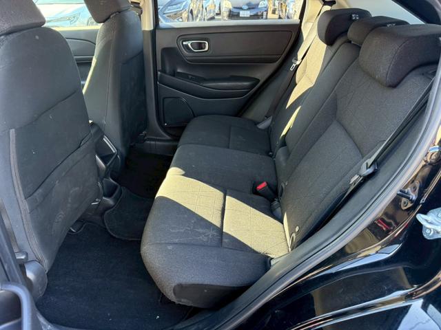 ヴェゼル Ｇ　純正９インチナビ　フルセグ　バックモニター　衝突軽減ブレーキ　前後方誤発進抑制　全車速追従クルーズコントロール　ＥＴＣ２．０　ワイヤレス充電　ＬＥＤヘッドライト（13枚目）