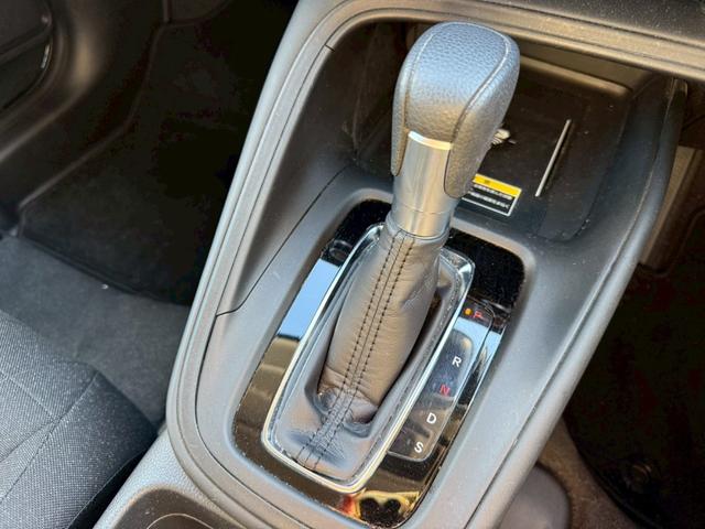 ヴェゼル Ｇ　純正９インチナビ　フルセグ　バックモニター　衝突軽減ブレーキ　前後方誤発進抑制　全車速追従クルーズコントロール　ＥＴＣ２．０　ワイヤレス充電　ＬＥＤヘッドライト（22枚目）