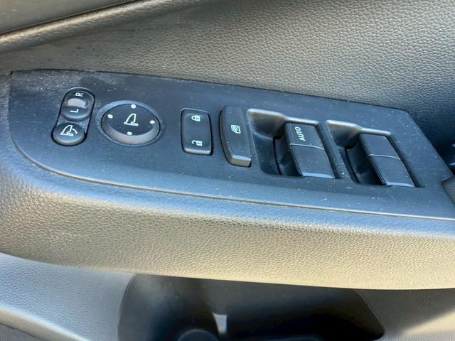 ヴェゼル Ｇ　純正９インチナビ　フルセグ　バックモニター　衝突軽減ブレーキ　前後方誤発進抑制　全車速追従クルーズコントロール　ＥＴＣ２．０　ワイヤレス充電　ＬＥＤヘッドライト（24枚目）