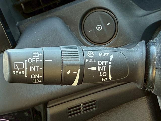 ヴェゼル Ｇ　純正９インチナビ　フルセグ　バックモニター　衝突軽減ブレーキ　前後方誤発進抑制　全車速追従クルーズコントロール　ＥＴＣ２．０　ワイヤレス充電　ＬＥＤヘッドライト（27枚目）