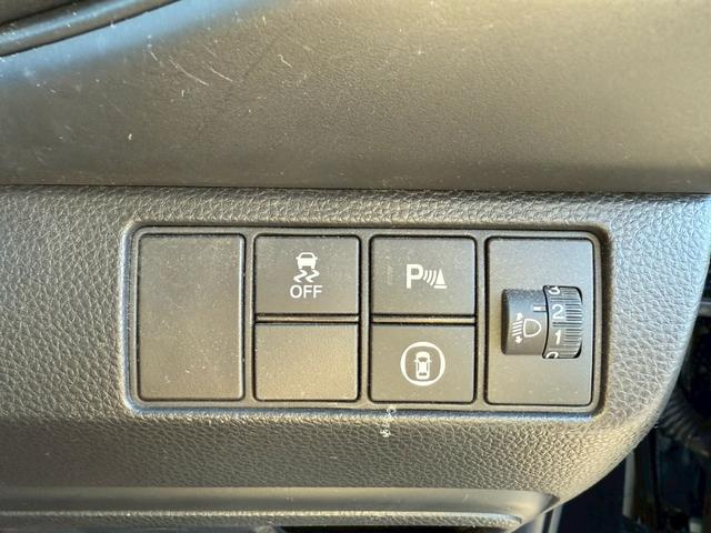 ヴェゼル Ｇ　純正９インチナビ　フルセグ　バックモニター　衝突軽減ブレーキ　前後方誤発進抑制　全車速追従クルーズコントロール　ＥＴＣ２．０　ワイヤレス充電　ＬＥＤヘッドライト（29枚目）