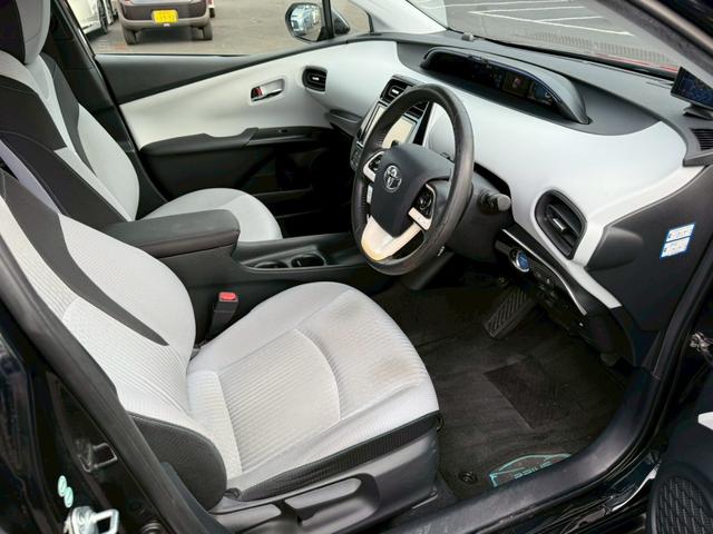 プリウス Ｓセーフティプラス　モデリスタエアロ　ＥＮＫＥＩ１７インチアルミ　純正９インチナビ　フルセグ　バックモニター　プリクラッシュ　レーダークルーズ　車線逸脱　インテリジェントクリソナ　インテリジェントパーク　サンルーフ（8枚目）