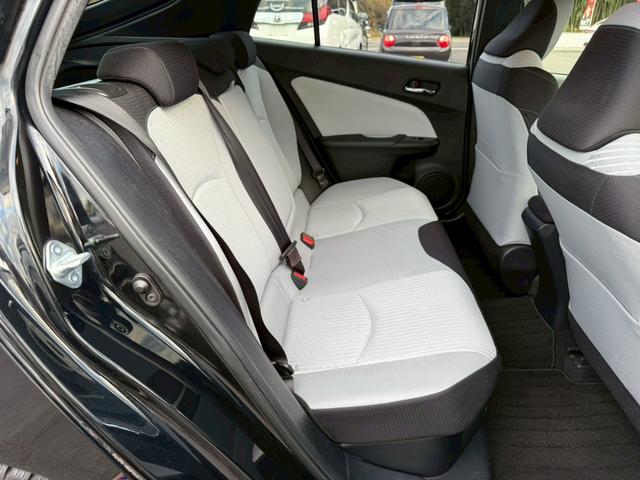 プリウス Ｓセーフティプラス　モデリスタエアロ　ＥＮＫＥＩ１７インチアルミ　純正９インチナビ　フルセグ　バックモニター　プリクラッシュ　レーダークルーズ　車線逸脱　インテリジェントクリソナ　インテリジェントパーク　サンルーフ（9枚目）