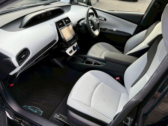 プリウス Ｓセーフティプラス　モデリスタエアロ　ＥＮＫＥＩ１７インチアルミ　純正９インチナビ　フルセグ　バックモニター　プリクラッシュ　レーダークルーズ　車線逸脱　インテリジェントクリソナ　インテリジェントパーク　サンルーフ（10枚目）