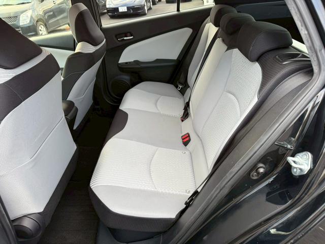 プリウス Ｓセーフティプラス　モデリスタエアロ　ＥＮＫＥＩ１７インチアルミ　純正９インチナビ　フルセグ　バックモニター　プリクラッシュ　レーダークルーズ　車線逸脱　インテリジェントクリソナ　インテリジェントパーク　サンルーフ（11枚目）