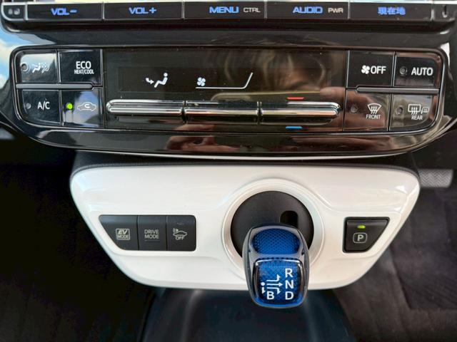 プリウス Ｓセーフティプラス　モデリスタエアロ　ＥＮＫＥＩ１７インチアルミ　純正９インチナビ　フルセグ　バックモニター　プリクラッシュ　レーダークルーズ　車線逸脱　インテリジェントクリソナ　インテリジェントパーク　サンルーフ（19枚目）