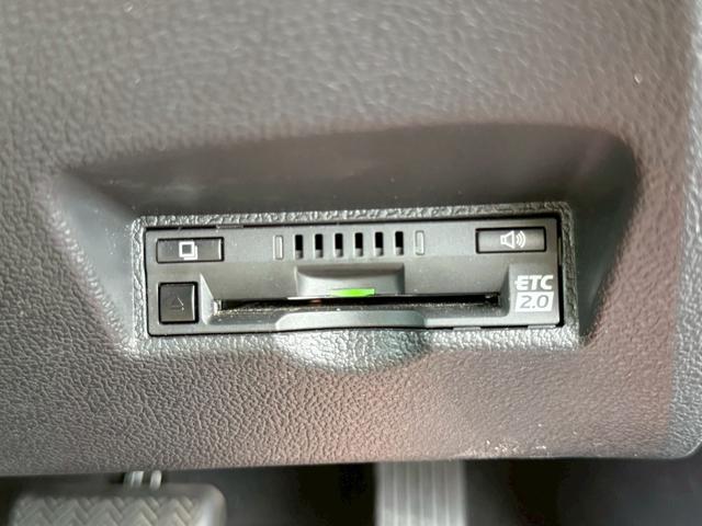 プリウス Ｓセーフティプラス　モデリスタエアロ　ＥＮＫＥＩ１７インチアルミ　純正９インチナビ　フルセグ　バックモニター　プリクラッシュ　レーダークルーズ　車線逸脱　インテリジェントクリソナ　インテリジェントパーク　サンルーフ（21枚目）